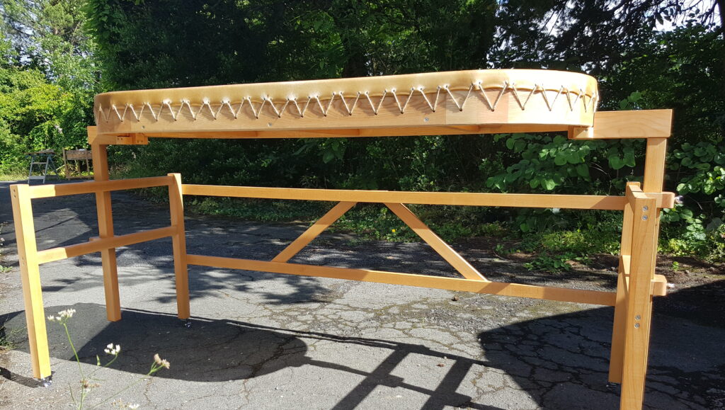 Tambour de Massage sur support à roulettes.